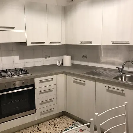 Charming House With Parking Near Sleeps 6 別荘